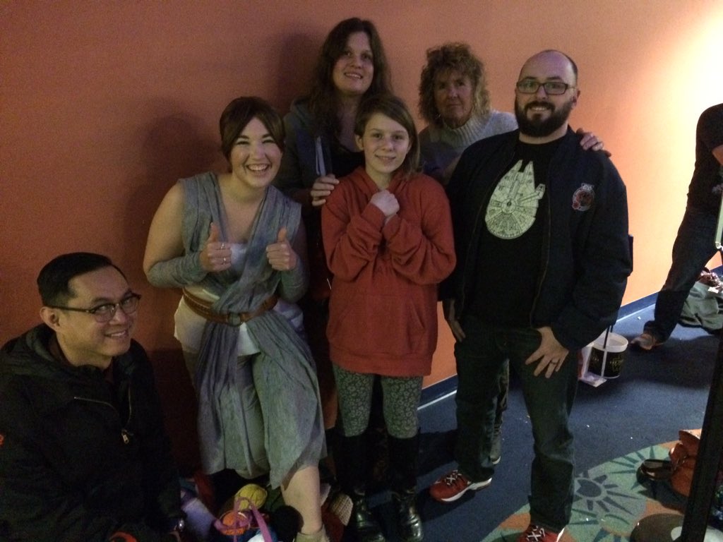 JeffWGME's tweet image. First in line opening night #StarWarsTheForceAwakens @LetMySpiritSing @Table6Designs arrived here at 7:30 am @WGME