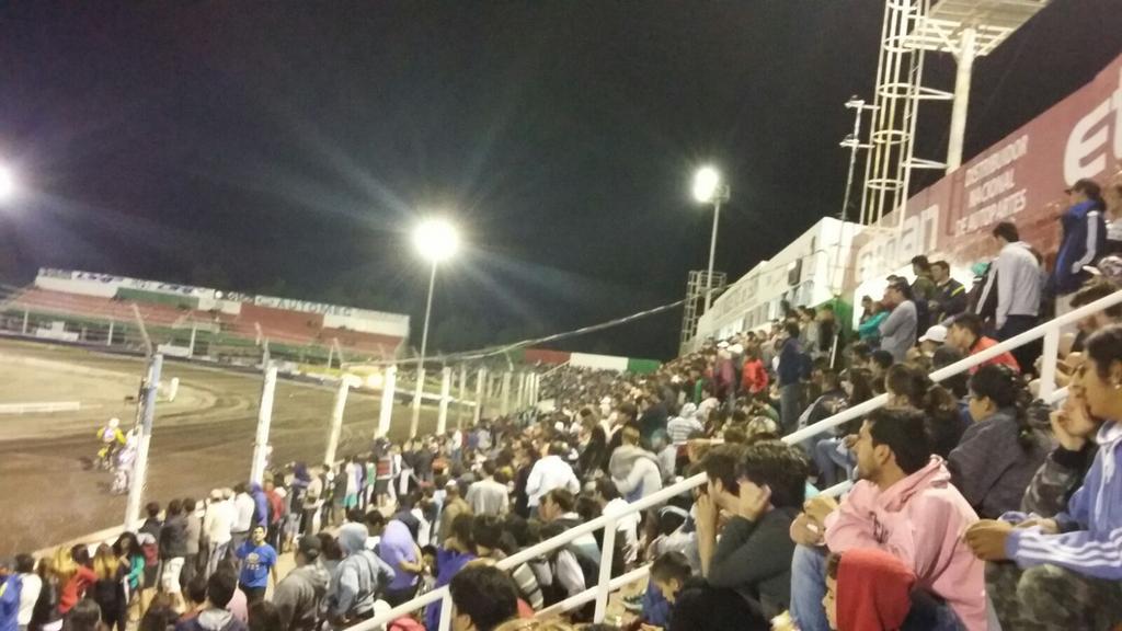 Que lindo ver las tribunas llenass!! 👊👊