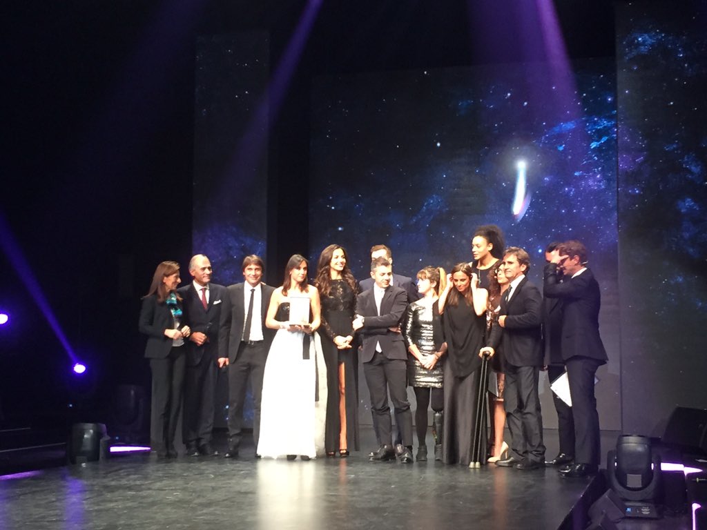 clenzi82's tweet photo. Ultimi scatti della serata #Gazzetta #GazzettaSportsAwards #MENGONIAtGazzettaSportsAwards https://t.co/HQCoilKxlf