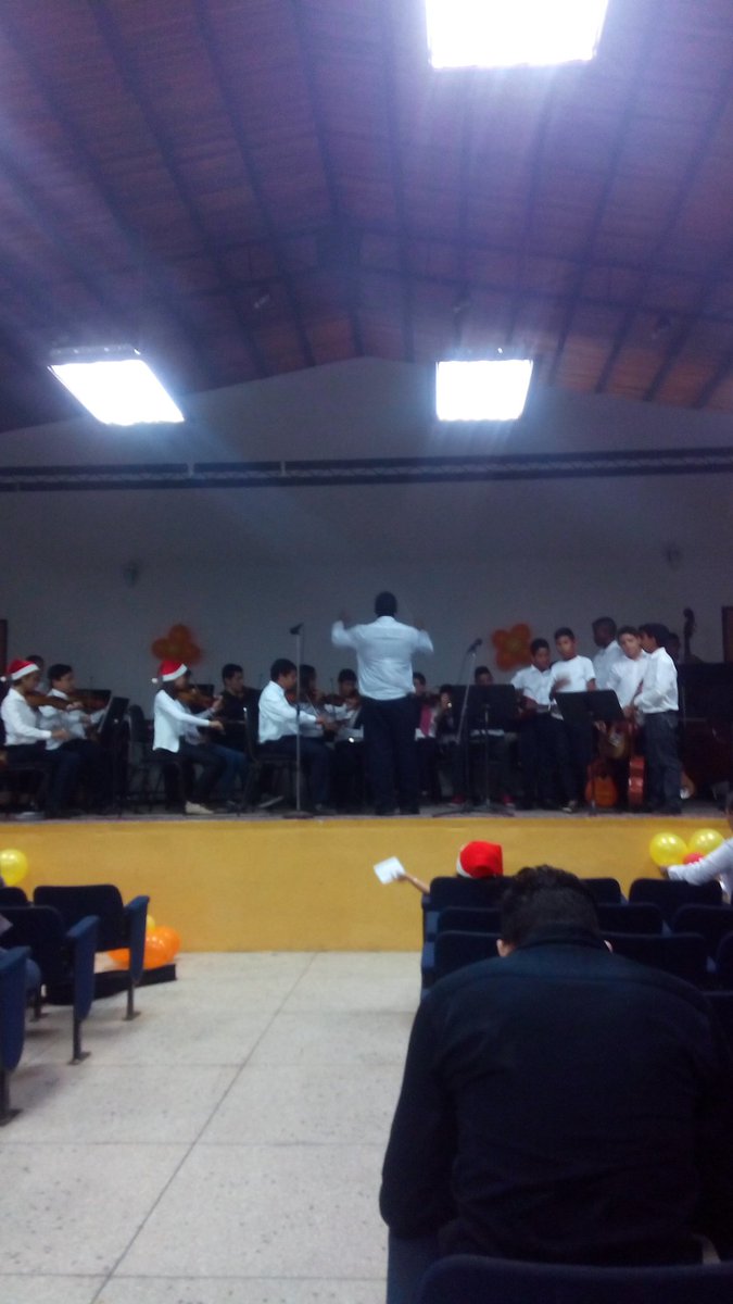 SistemStBarbara's tweet photo. #ElSistemaEnNavidad  @SistPun @elsistema @SistemBoqueron @ https://t.co/WpMA0vIViD