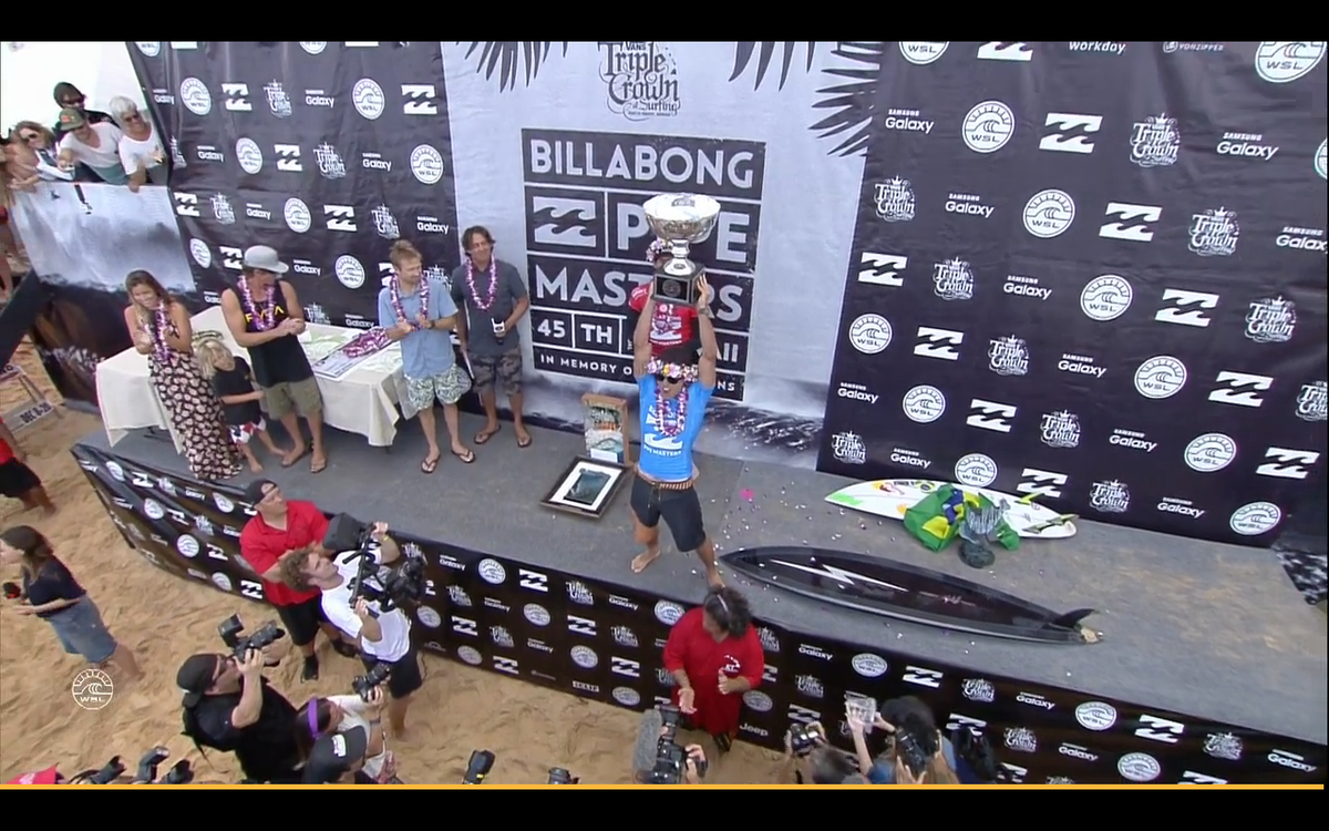nacaomitsubishi's tweet photo. É CAMPEÃO! É CAMPEÃO! É CAMPEÃO! #ValeuMineiro #AtletaMIT @MineirinhoSurf https://t.co/s9zIKTd1zf