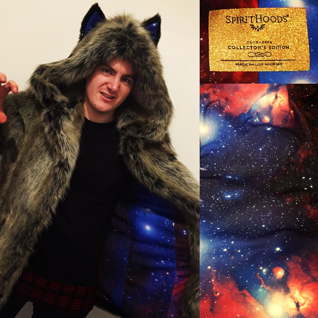 TheTechDave's tweet photo. OMG IT CAME AND IT IS BEAUTIFUL! #SpiritHoodsTribe #BlackMilk #Galaxy #jacket @spirithoods @BlackMilkTweets *HOWLS*🐺 https://t.co/G7iHggNp3A