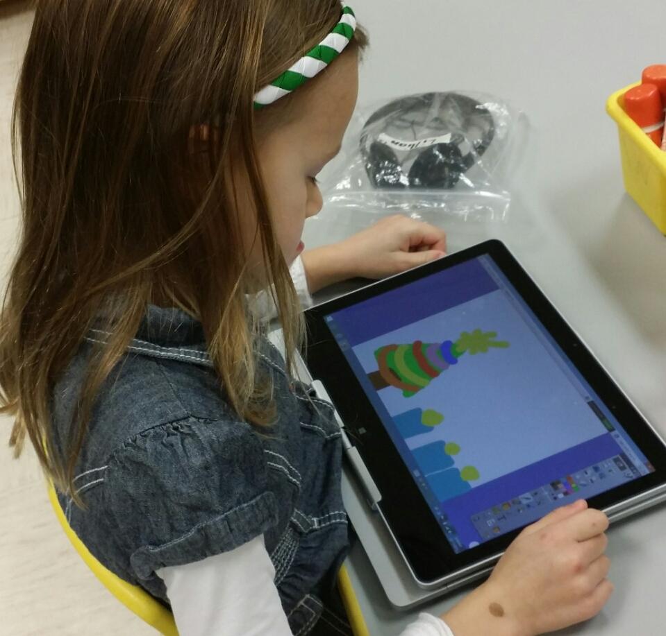 tcguth's tweet photo. Engaging "arrival activity".  Students use ActivInspire to create Xmas trees. #K #rfes #CoolTechTools @missyfanshaw https://t.co/Ee5HBjDYse