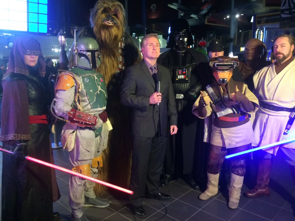 JodyBuschlen's tweet photo. @EricCTV @ctvottawa #ottnews Eric Longley at premiere of Star Wars The Force Awakens @starwars https://t.co/FK1U7NXJQs