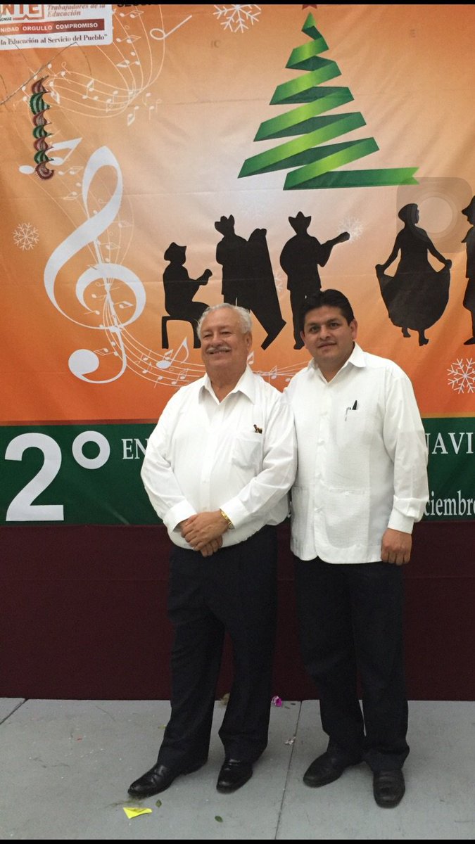 snte32Oficialia's tweet photo. Las Ramas Navideñas de la Sección 32 realizadas en el Congreso del Estado en Xalapa, Ver.#Region9snte32 #Estapando https://t.co/bQ8ReRzSEl