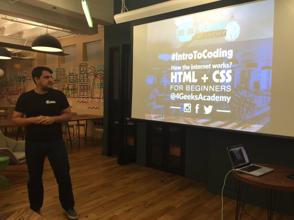 4GeeksAcademy's tweet image. #IntroToCoding workshop Level 2 has began. @WeWorkMIA  #proudgeeks