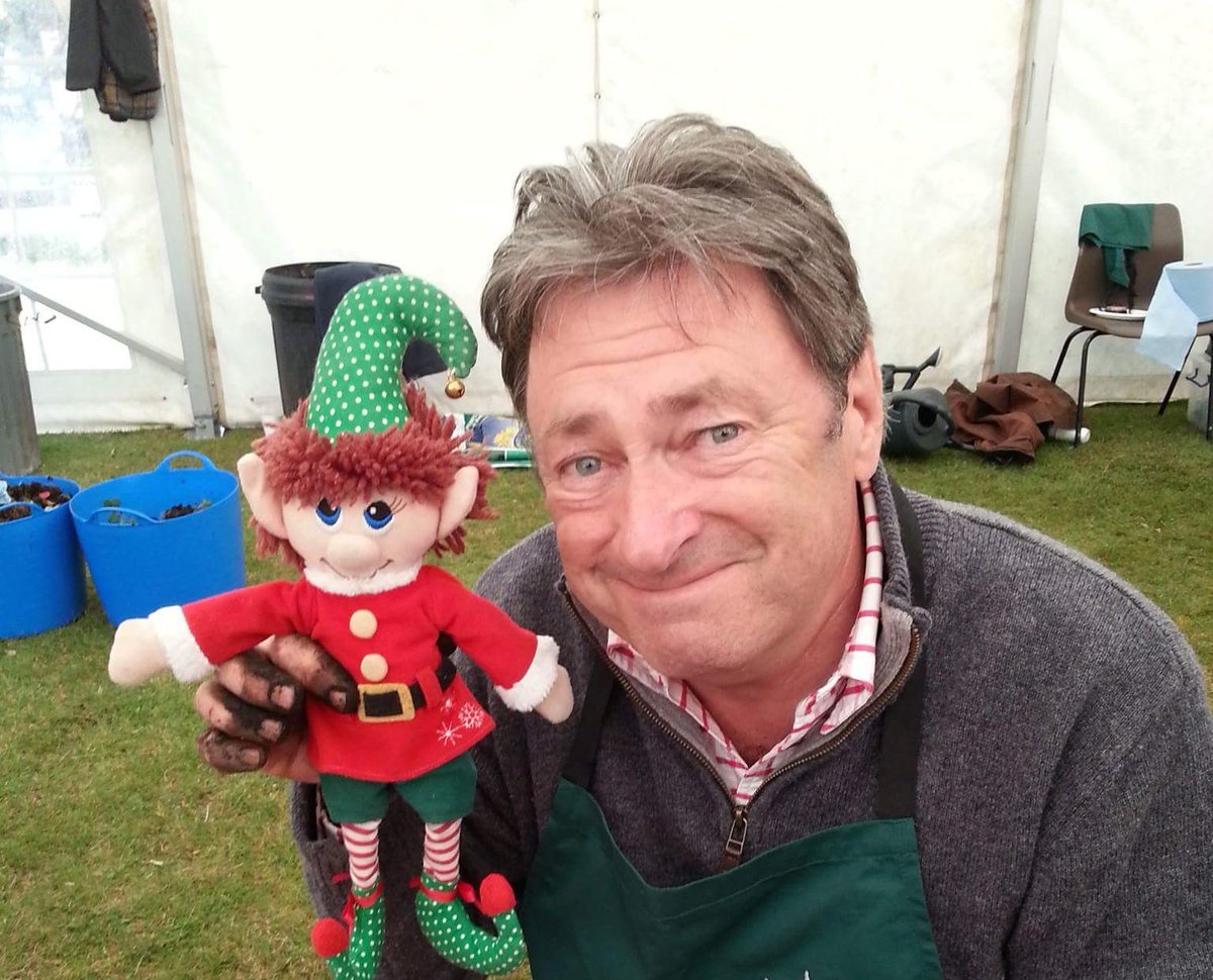 TheElfCompany's tweet photo. #tbt Jingleberry planting seeds with Alan Titchmarsh ☺ #theelfcompany x https://t.co/DRvXBzmUc5