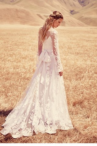 Most Gorgeous Ceremony Dress Odylyne Lillian Gown
bit.ly/1Yosoal
