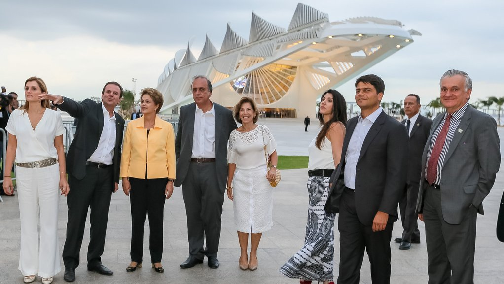 MuseumTomorrow's tweet photo. President @Dilmabr speaks at the opening of the #museudoamanha https://t.co/4w5xL6MAzt https://t.co/fG1cuInZ1C