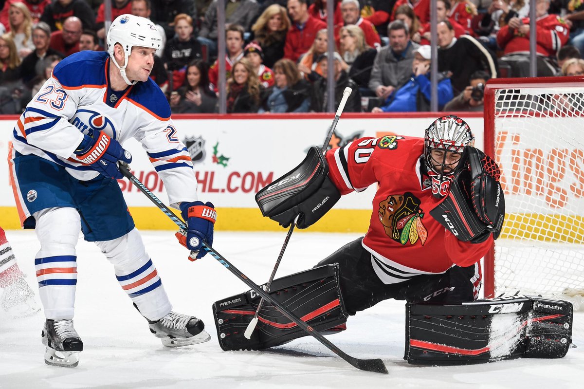 SportsCenter's tweet photo. Corey Crawford is a wall! He has stopped 124 of his last 126 shots faced and has 3 shutouts in his last 4 starts. https://t.co/fQBboELwpx