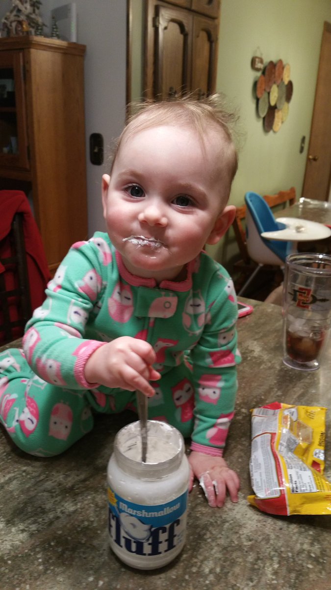 TRACIEMULLIGAN1's tweet image. This is what Christmas Happy looks like. Thanks Gram 4 leaving the fluff unattended #fluff #makingcandy