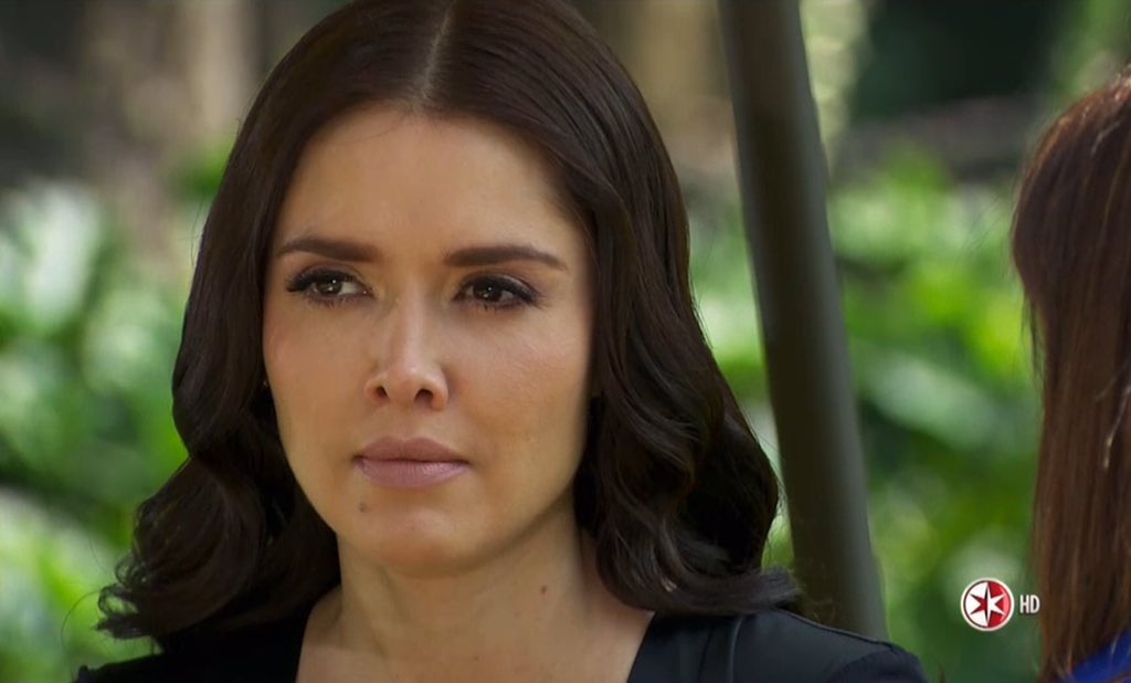 NinaMontenegro_'s tweet photo. "@Pasion_Poder: Nina comprueba que de no ser por la madre de Miguel,Julia sería la Sra. Montenegro @marlenefavela_ https://t.co/c5MCeojTgG"