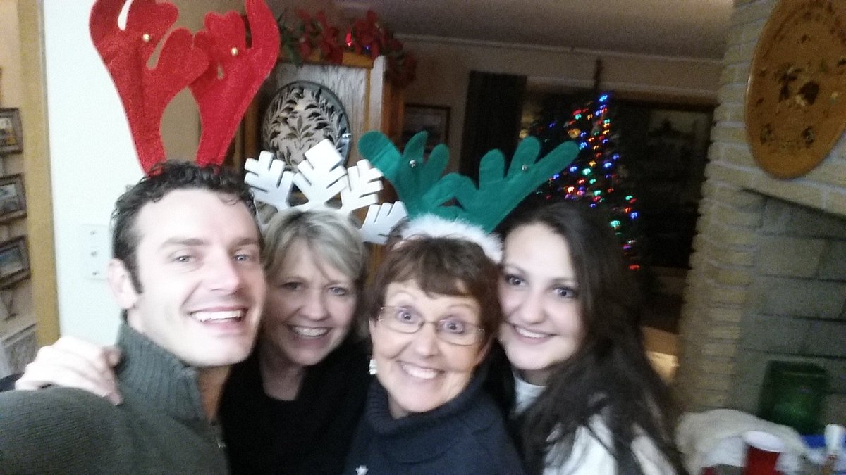 bwennerlind's tweet photo. Christmas party with wonderful family https://t.co/ysodwplu12