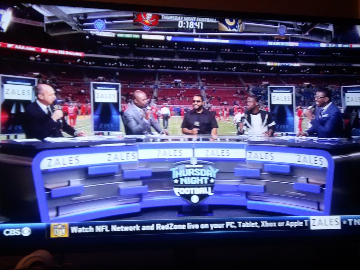 SirHarris87's tweet image. @KevinHart4real @icecube ON TNF with the fellas!! that man Kevin said he can take @marshallfaulk!👊 #KickMove