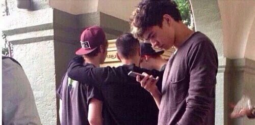 daddydeadz's tweet photo. In loving memory of Calum hood's curls, he still looks fine af, just don't got curls anymore https://t.co/hjFrtxfoiR