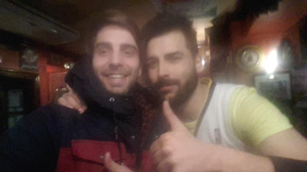 gabisonforte's tweet photo. De dardos con @AlbertoPereiro , grande 💪 https://t.co/4IGiDdPDdF