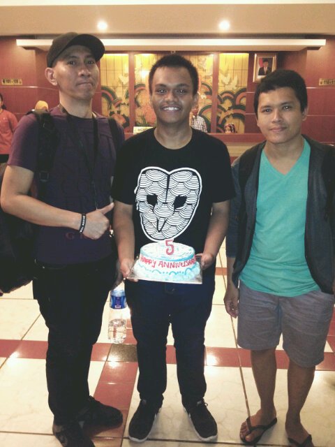 FORnaufALL's tweet photo. Yea! I'm with @donshredd 'n @kikidrum 👏 https://t.co/JhpMz5csWJ