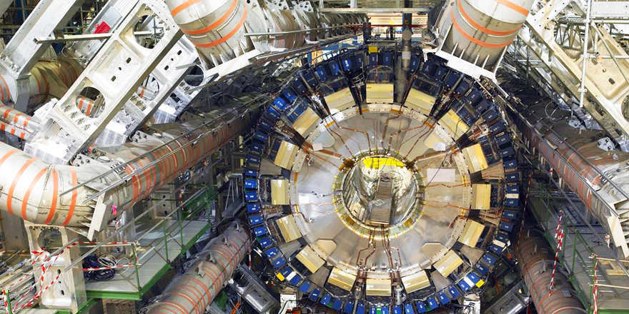 ATLASexperiment's tweet image. Day 17 of #ATLASAdvent looks at the first operation of the central solenoid: atlas.ch/news/2006/sole…