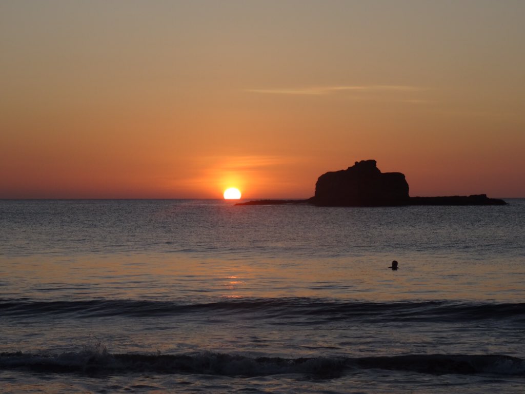 TerryBinando's tweet image. Glorious end to another beautiful day! #17dec2015 #nofilter #playamarsella #nicaragua #travelprocinema