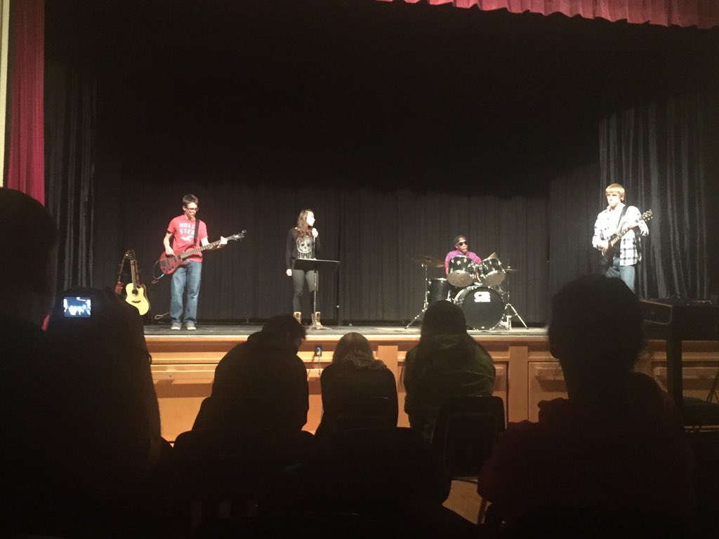 adpellet's tweet photo. @G_CHS has a lot of talent! Great show this evening, the final live band was amazing. Good job everyone @SGDSBoard https://t.co/1VwBrxCTG6