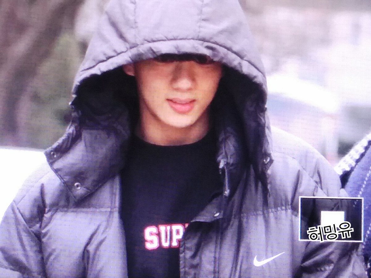 humming_you's tweet photo. 프리뷰 151218 뮤뱅 중간외출 #BAP #Youngjae @BAP_Youngjae 아 잘생겼다ㅠㅠ https://t.co/DvcRSHa69V