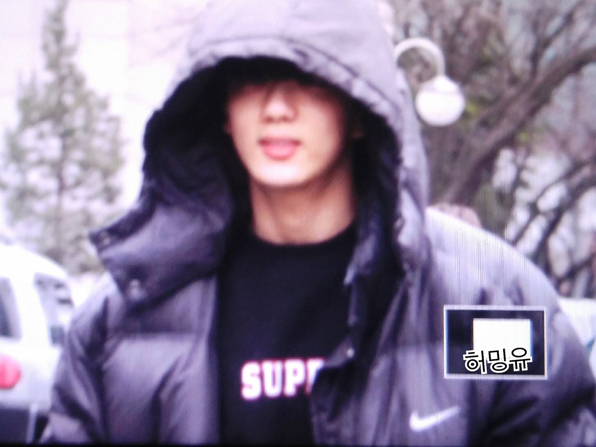 humming_you's tweet photo. 프리뷰 151218 뮤뱅 중간외출 #BAP #Youngjae @BAP_Youngjae 아 잘생겼다ㅠㅠ https://t.co/DvcRSHa69V
