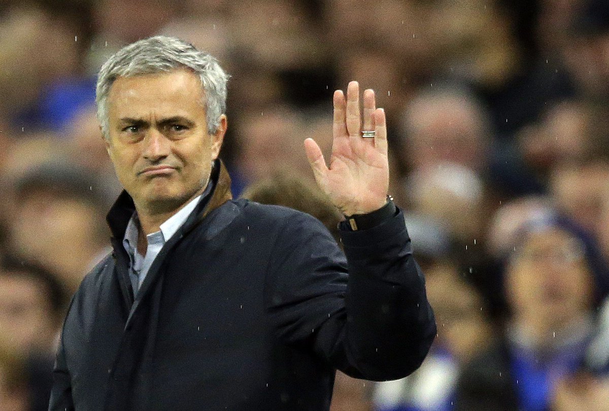 FOXSportsNews's tweet photo. FINAL CALL: Were Chelsea right to sack José Mourinho? Cast your vote using #FSNYes or #FSNNo https://t.co/c1qPkyc4RV