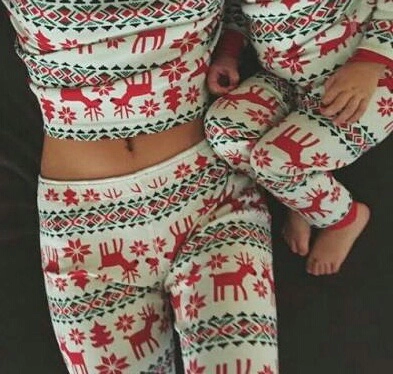 beIlafranco's tweet photo. Mumma and Eli getting cute and Christmas-y. https://t.co/6e75EFWVlt