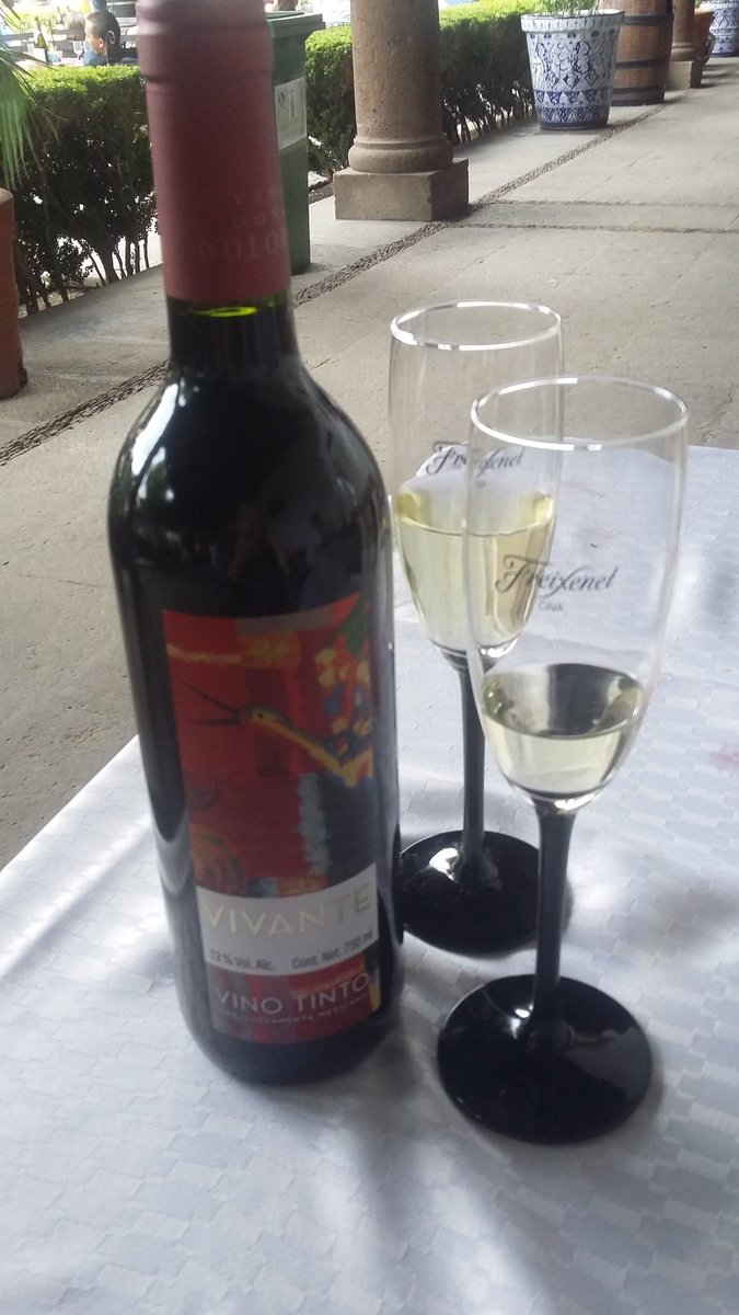 Jade_eli's tweet photo. Maravillosos lugares para visitar en México 😊
#LasCavas #VinoDivino 😋😘👍 https://t.co/O9tZV3PyNW