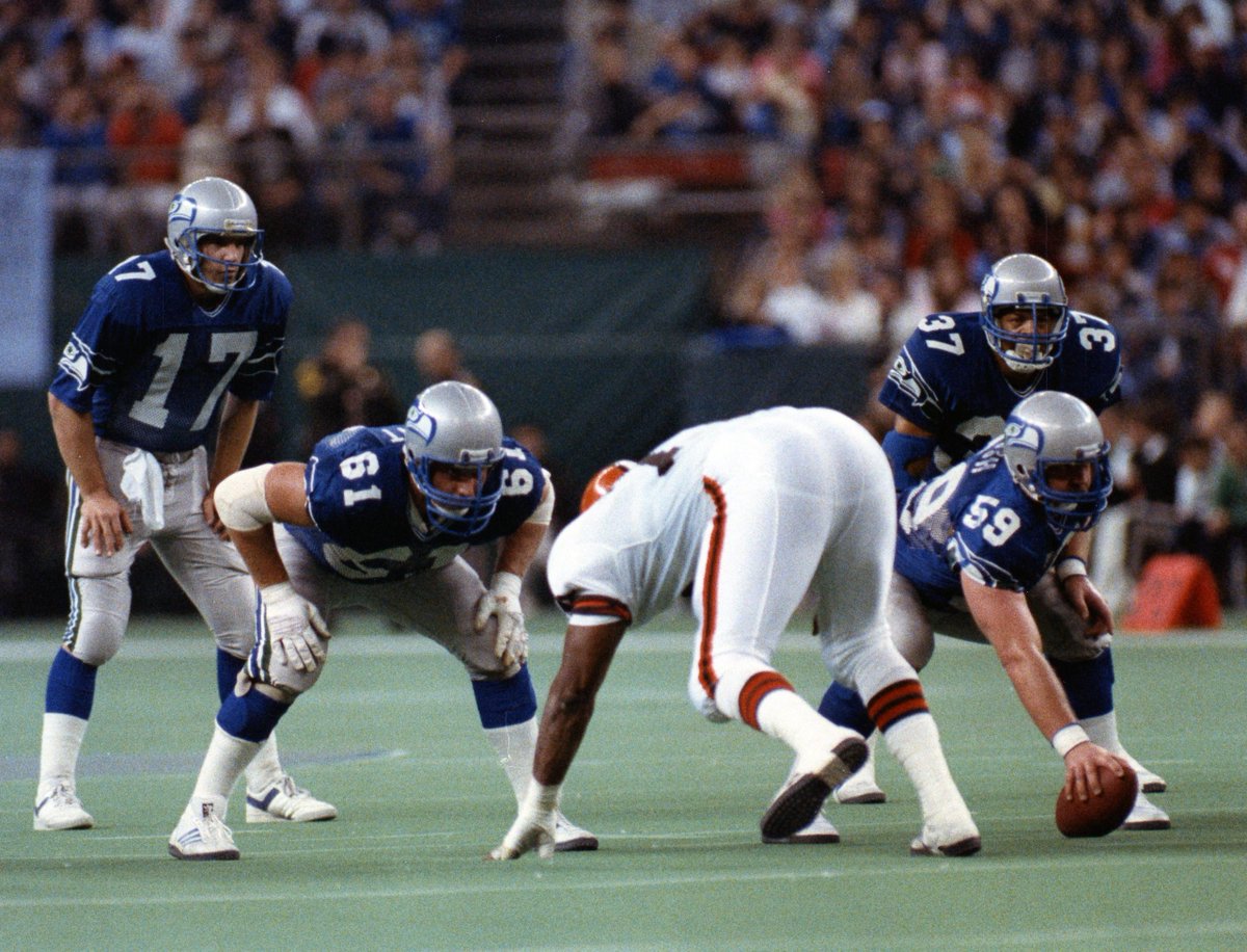 Seahawks's tweet image. #Celebrate40 with a look back at our matchups with the @browns over the years.

📷's [shwks.com/h4ee]

#TBT