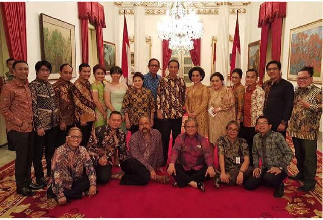 AzisGagap22's tweet photo. Makan malam bersama Presiden Jokowi @istananegara https://t.co/o5tkxGZXYN