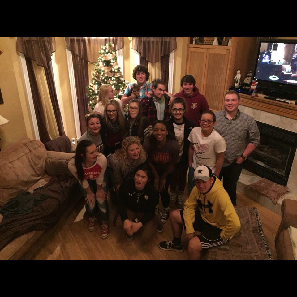 brynn_marie__'s tweet photo. Merry Christmas and Happy Holidays from MHS StuCo. 🎄🎅🏼

Also appreciation post for these amazing people❤️❤️❤️ https://t.co/y98MinKJv9