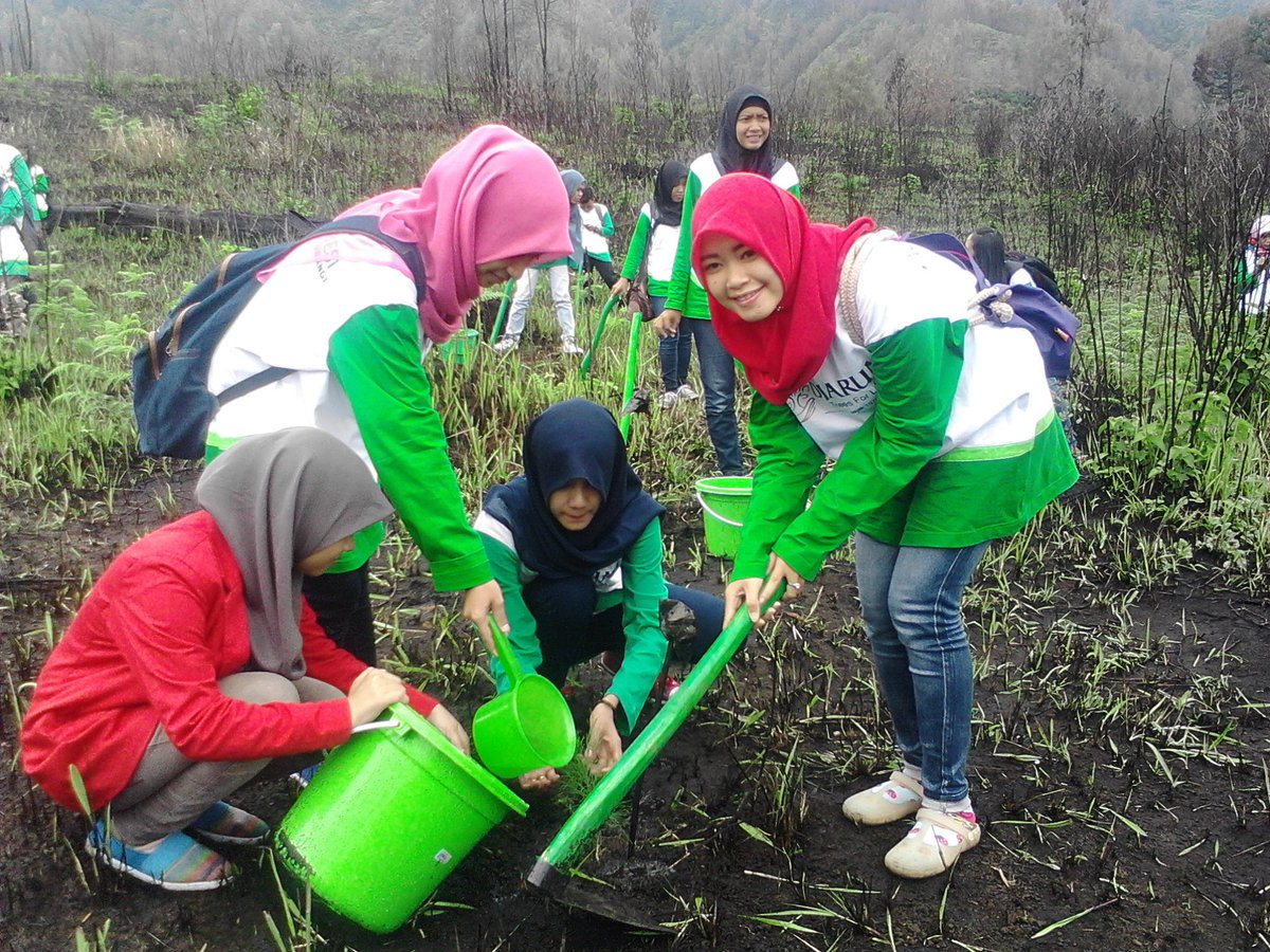 dona_lutfia22's tweet photo. At Ijen Crater yesterday#Djarum#TreesforLife#With@TheVirgin
#untagers https://t.co/4yw5HCLJwD