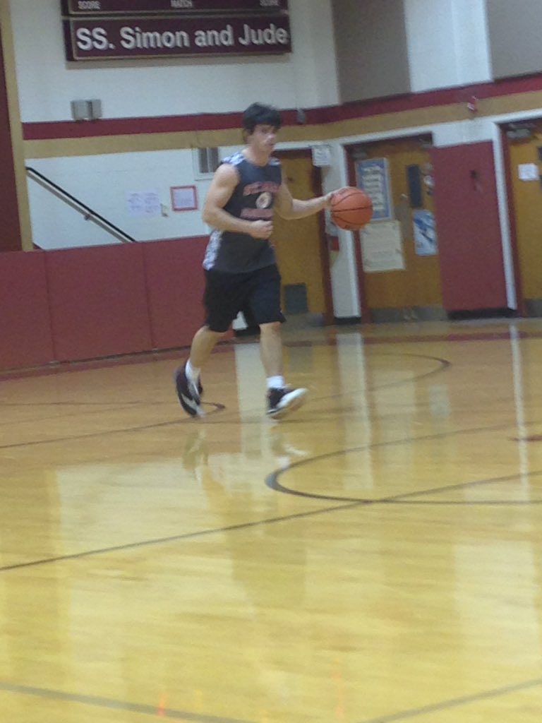 statesorbustSSJ's tweet photo. #1 on St. Max is very rattled and is currently 0/8 from behind the arc. He is one ugly kid. https://t.co/k7kcVZ31rV
