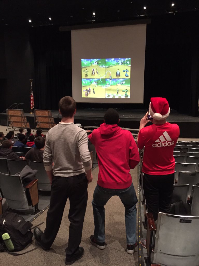 senoritapacheco's tweet photo. What a fun Portugal&amp;Spain trip fundraiser! Congratulations to the winners of the MarioWii tournament! @ProfaDaSilva https://t.co/TYpEnUD7yv