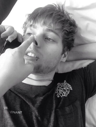 nsfwluna's tweet photo. when he's so done w u but still so cute 😍💖🙈 https://t.co/ms5wE7tEUx
