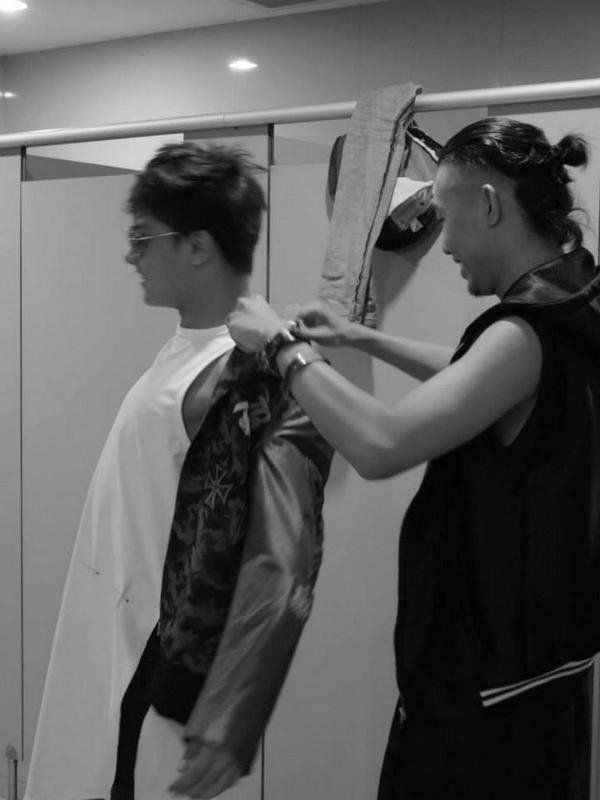 gorgpapi's tweet image. DJ? KOREAN OUTFIT? CHAROOOT