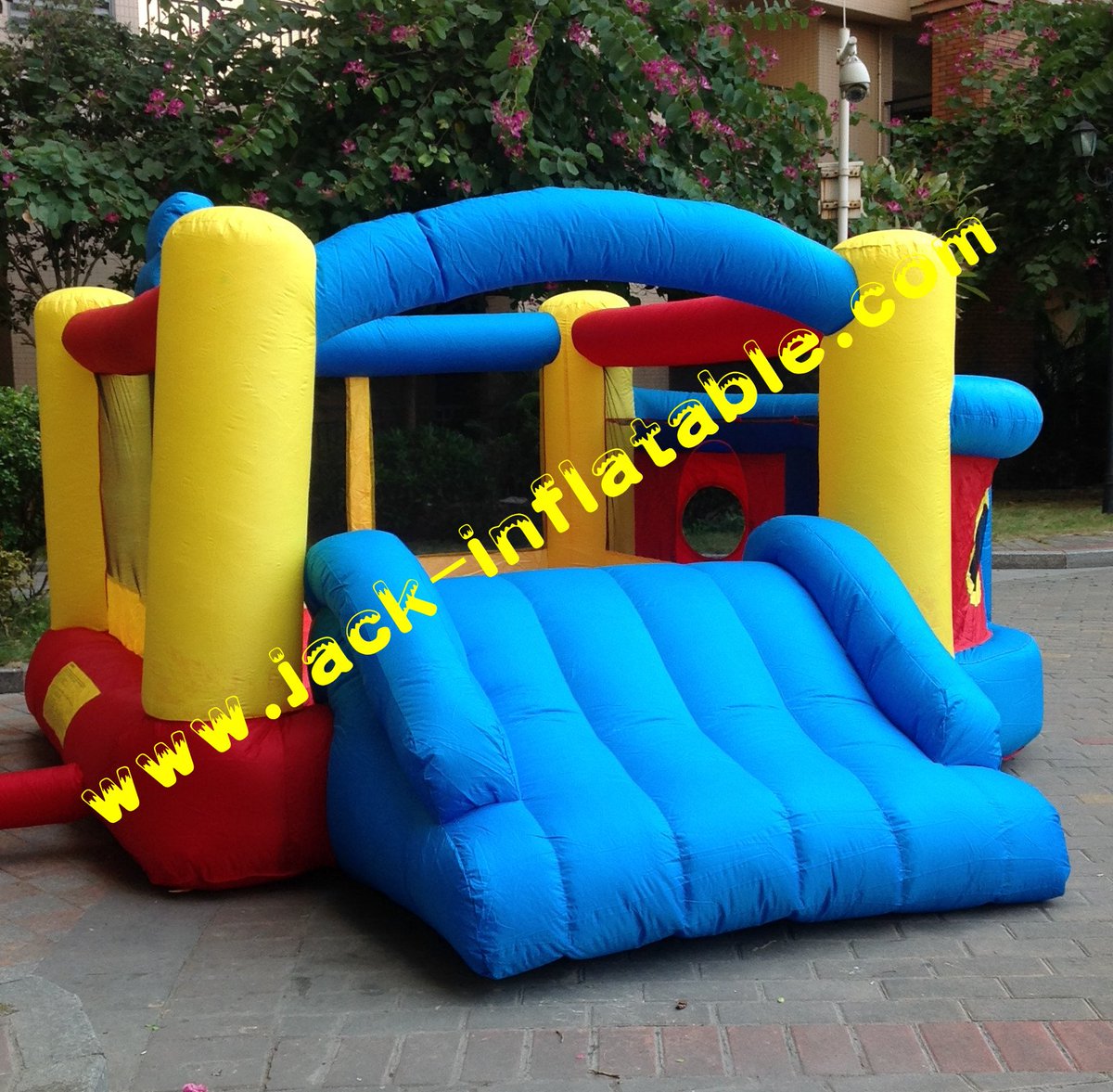 leleinflatable's tweet image. Special offer for stock inflatable mini bouncers
Price: US$90/pcs
Size: 3.6*2.1*1.7m
Stock: 500pcs
