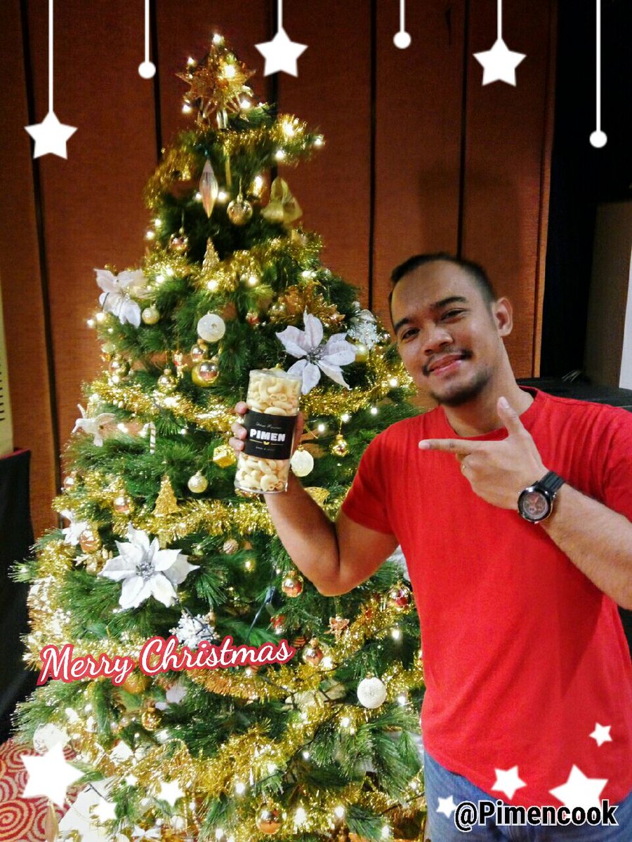 infopimen's tweet photo. #ChristmasAndChill #Christmas #ChristmasWithBlackFamilies #ChrisHemsworth #newyear2016 #natal #macaroni #macarons https://t.co/Qm0OjPn5yw