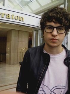 Andreanne On Twitter Aesthetic Boys With Curly Hair