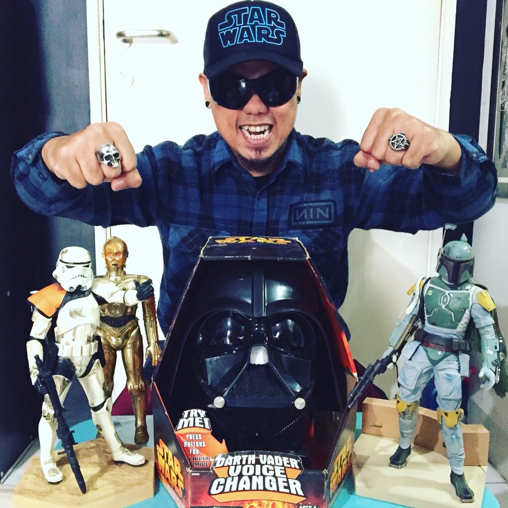 Mas Adi Sumohadi keren shirt-nya NiN bs order dmn ya? Boleh tau? ☺ <a href="/cumzky/">Adicumi</a>  "