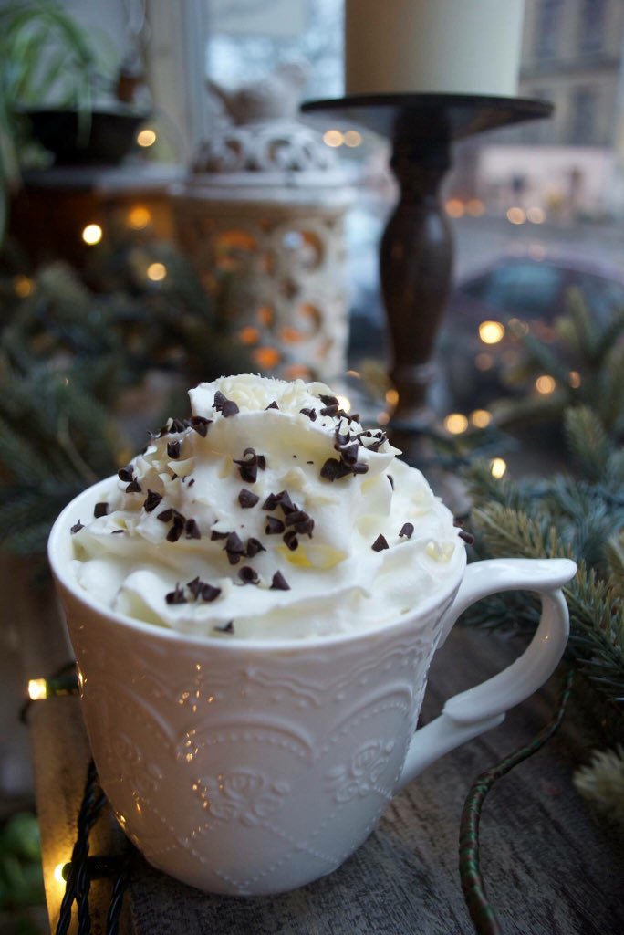 Jaunais nedēļas dzēriens - SNIEGOTAIS MOCACCINO ar vaniļas - balto šokolādi! Vienam RT uzdāvināsim šādu bez maksas.