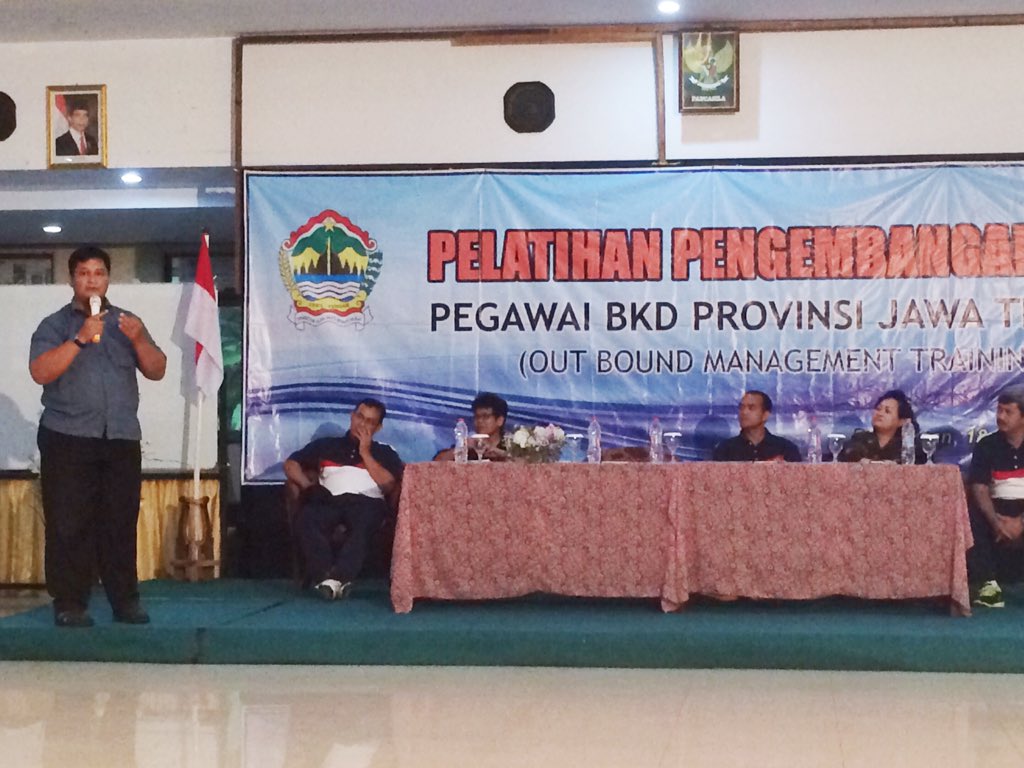 bkdprovjateng's tweet photo. Matursuwun Bp @IrwantoArief1 rawuhipun acara outbound Management Training BKD Provinsi Jawa Tengah https://t.co/4adpgQcIu6