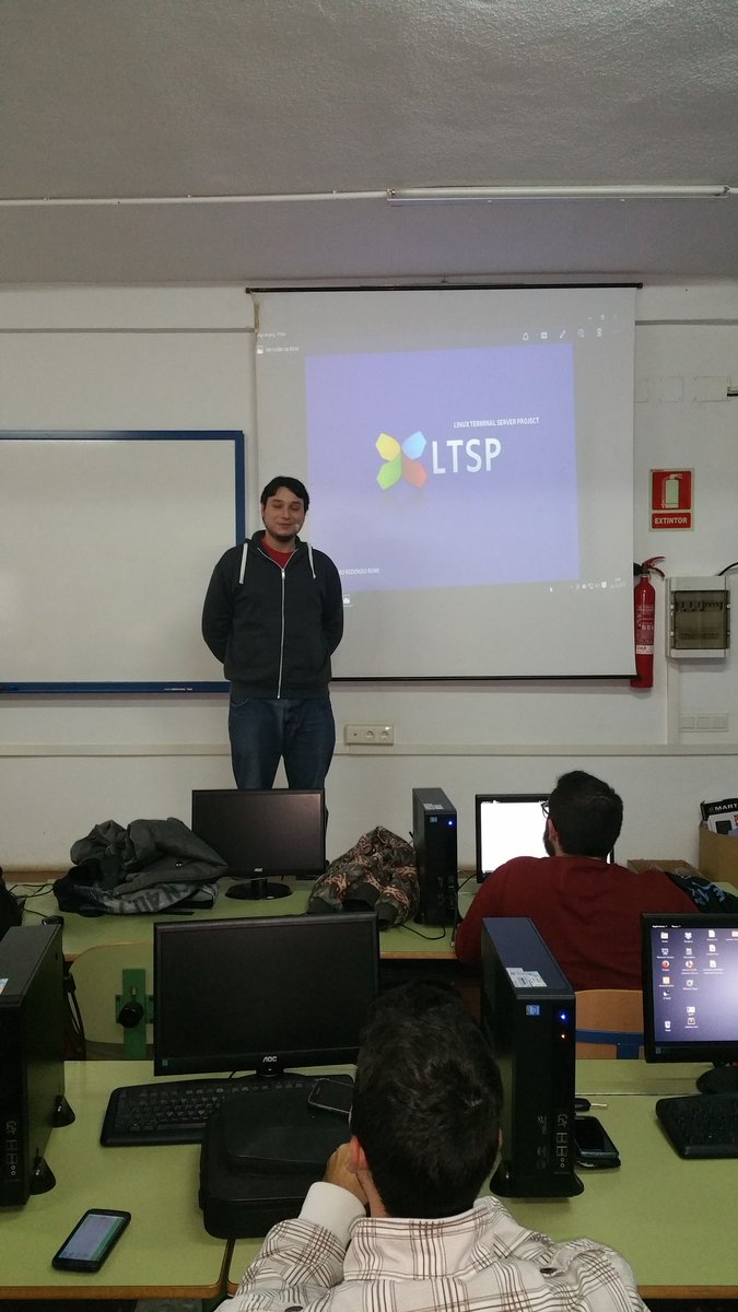 iesjacaranda's tweet image. Hoy nuestros alumnos del ciclo ASIR presentan sus proyectos. #endian #ltsp #ejabberd Gran trabajo!!!
