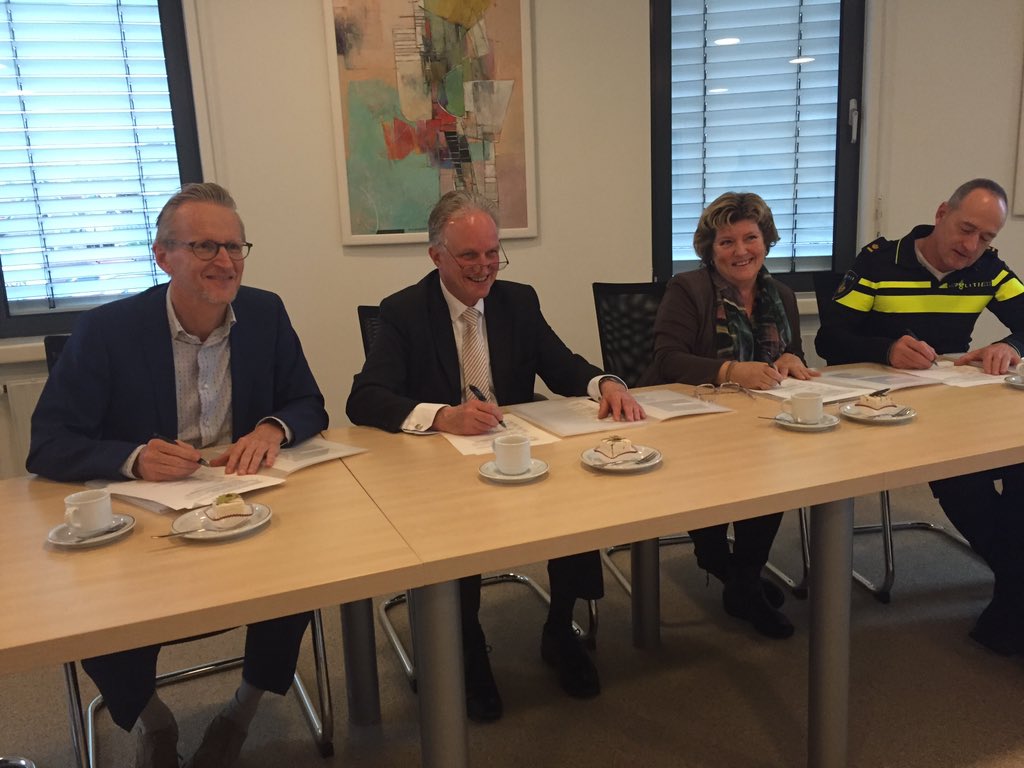 #GroenWest ondertekent convenant buurtbemiddeling met gemeente, SWOM en politie in Montfoort.