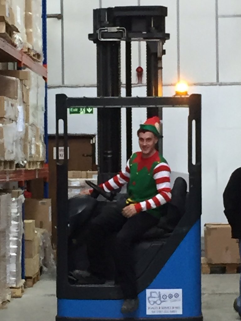 Christmas elfs in the warehouse at ghekko! https://t.co/ncLy4TrSAu