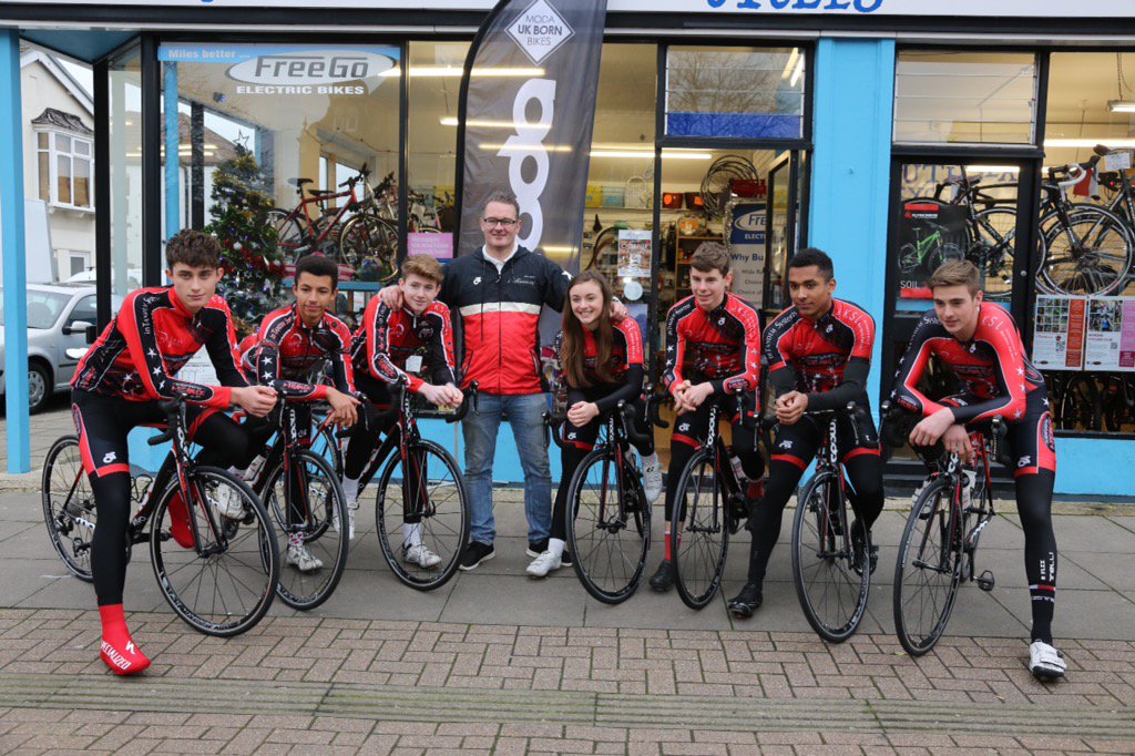 victoria_kl99's tweet photo. Team Launch๐ท @iteamcc #iteamrds @ModaBicycles #modabikes #modavivo #modathisismine #southseacycles https://t.co/j2bsz2tFbG