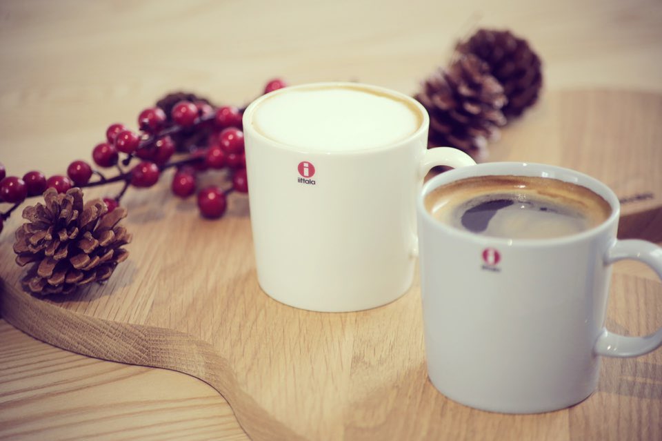 #디뮤지엄 at 한남동
오전 10시부터 낮 12시까지 디뮤지엄 개관전 티켓을 구입하시는 모든 온라인 회원 분들께, D Cafe 아메리카노 1잔을 드려요.
*상세내용>on.fb.me/1NWMmHR