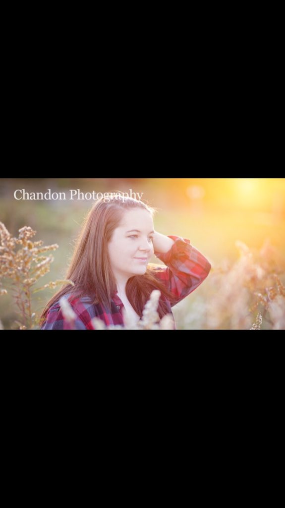 TaylorEddie16's tweet photo. Ayeeee senior pictures https://t.co/slJGZ9WVZQ