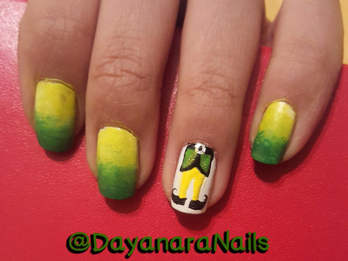 My Elf inspired nails!!! 
Favorite chirstmas movie🎄🎁💚 Christmas is on it way 💚💚